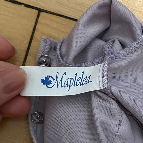 Maplelea figure skating outfit with bag. 18 inch doll okay condition - Picture 3 of 7